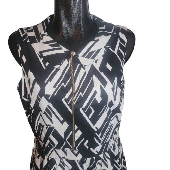 DR Collection Black and White Geometric A-line Dress 14 - Picture 2 of 7